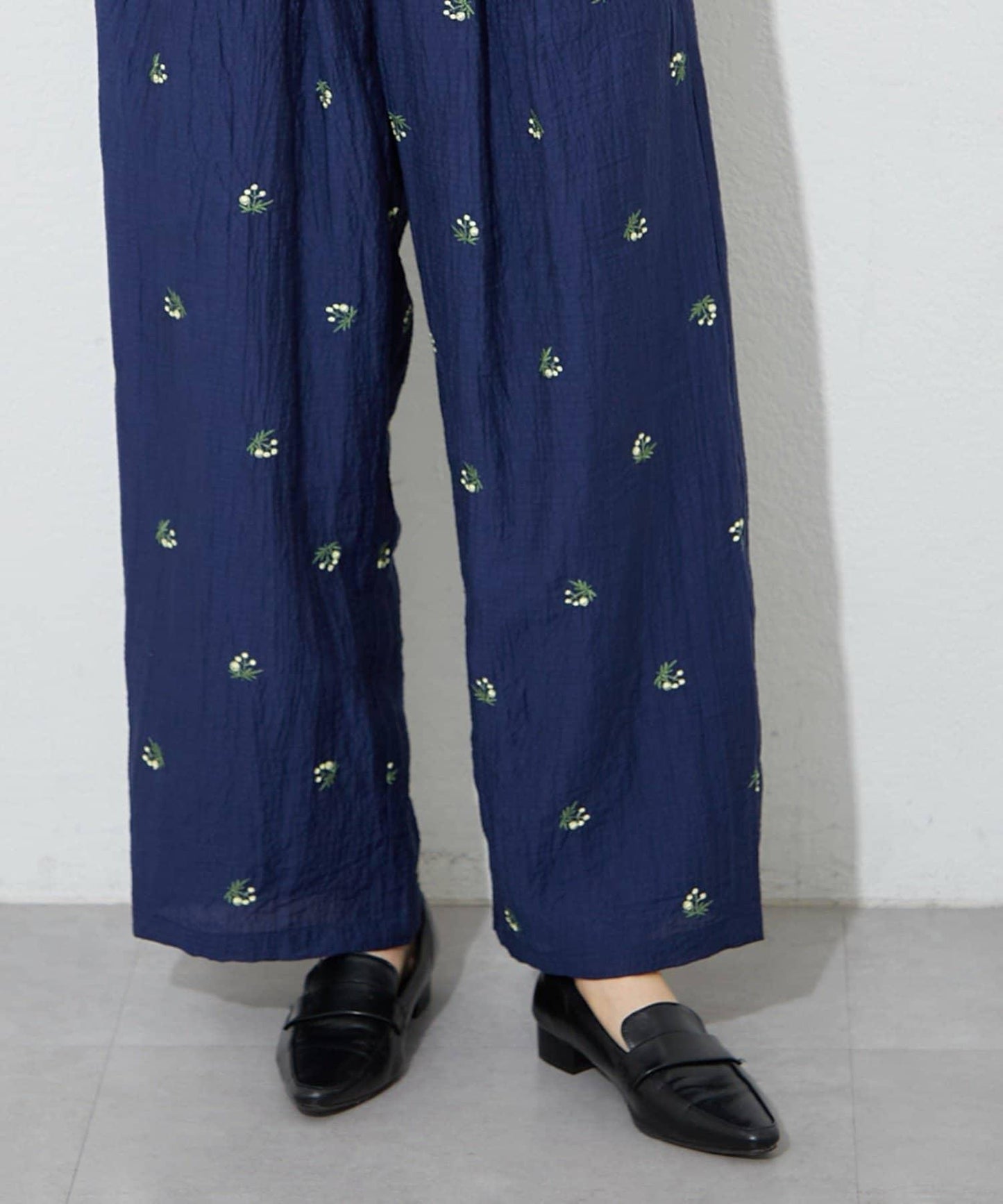花朵刺繡 可成套搭配 鬆緊設計 休閒褲