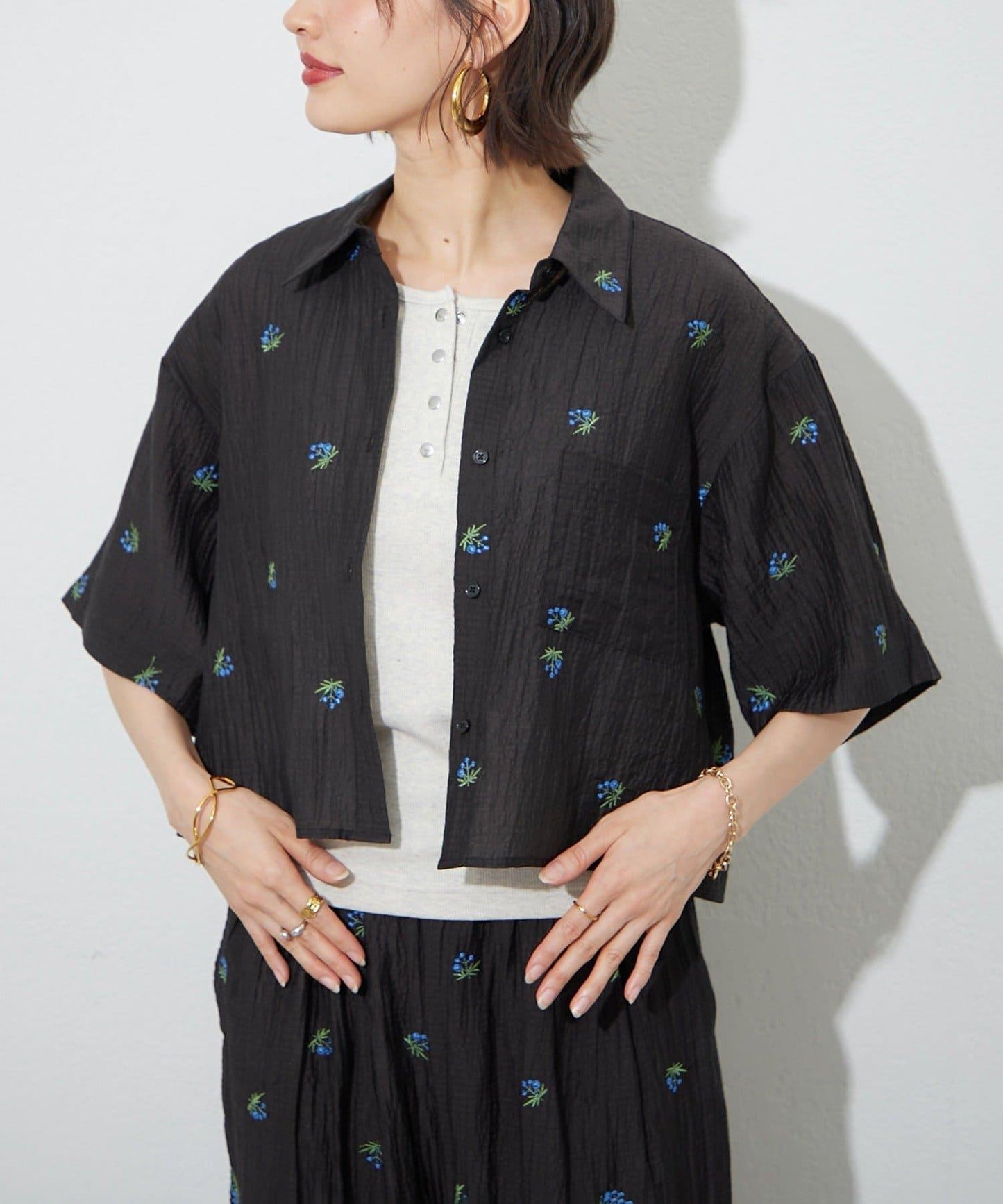 可成套搭配 花卉刺繡 短款 女式襯衫