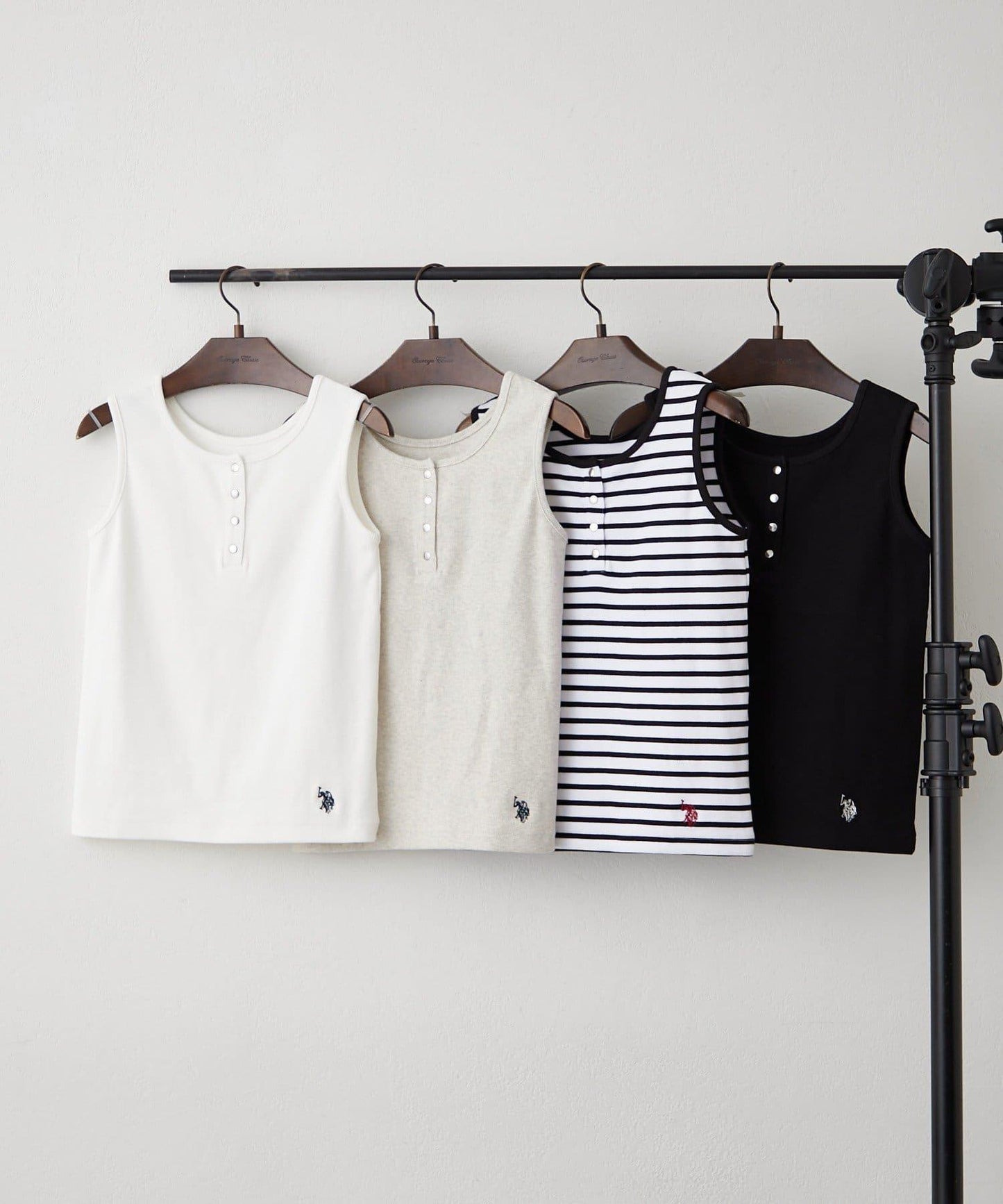 U.S. POLO ASSN. ×RMAF 亨利領背心
