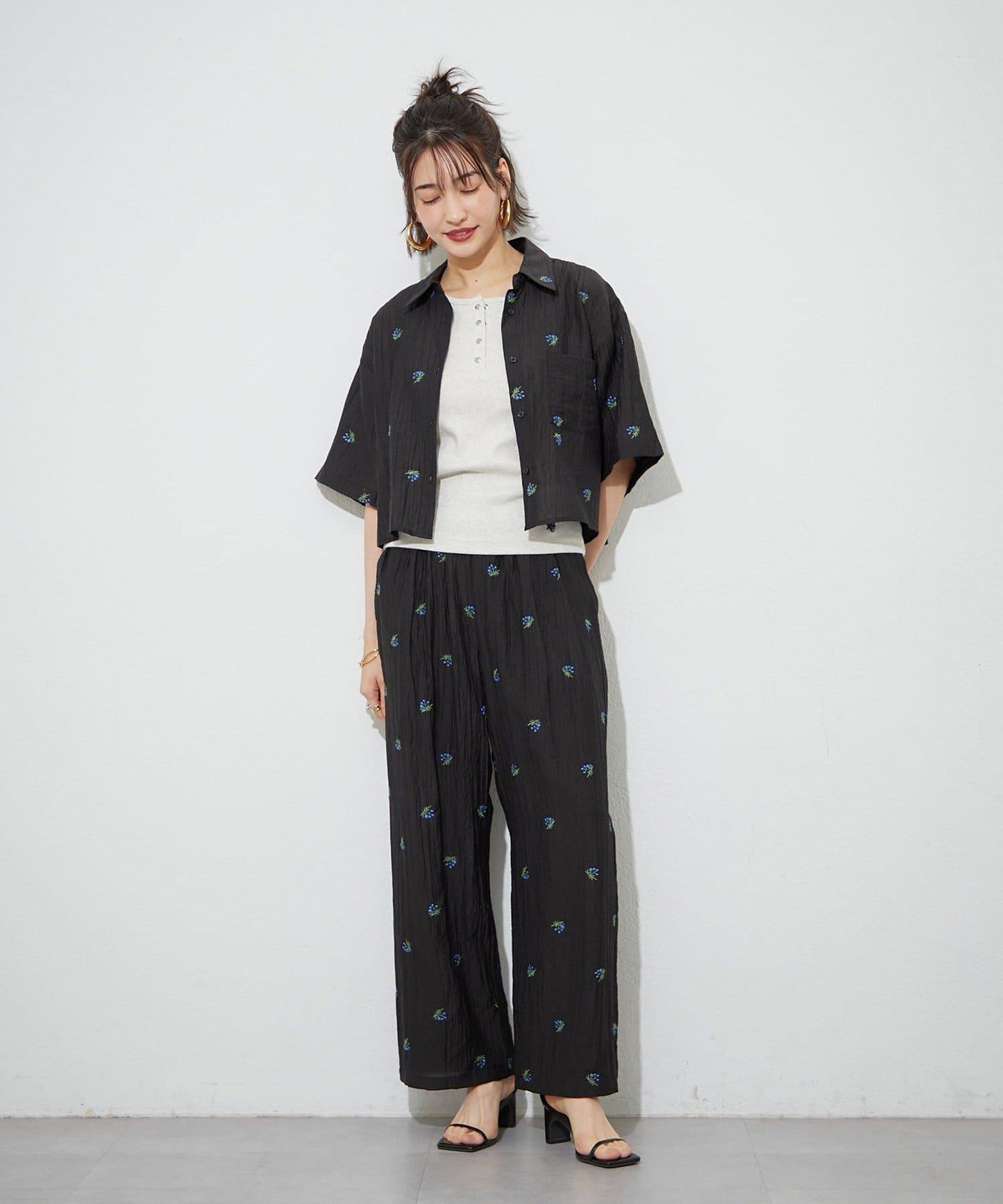 可成套搭配 花卉刺繡 短款 女式襯衫