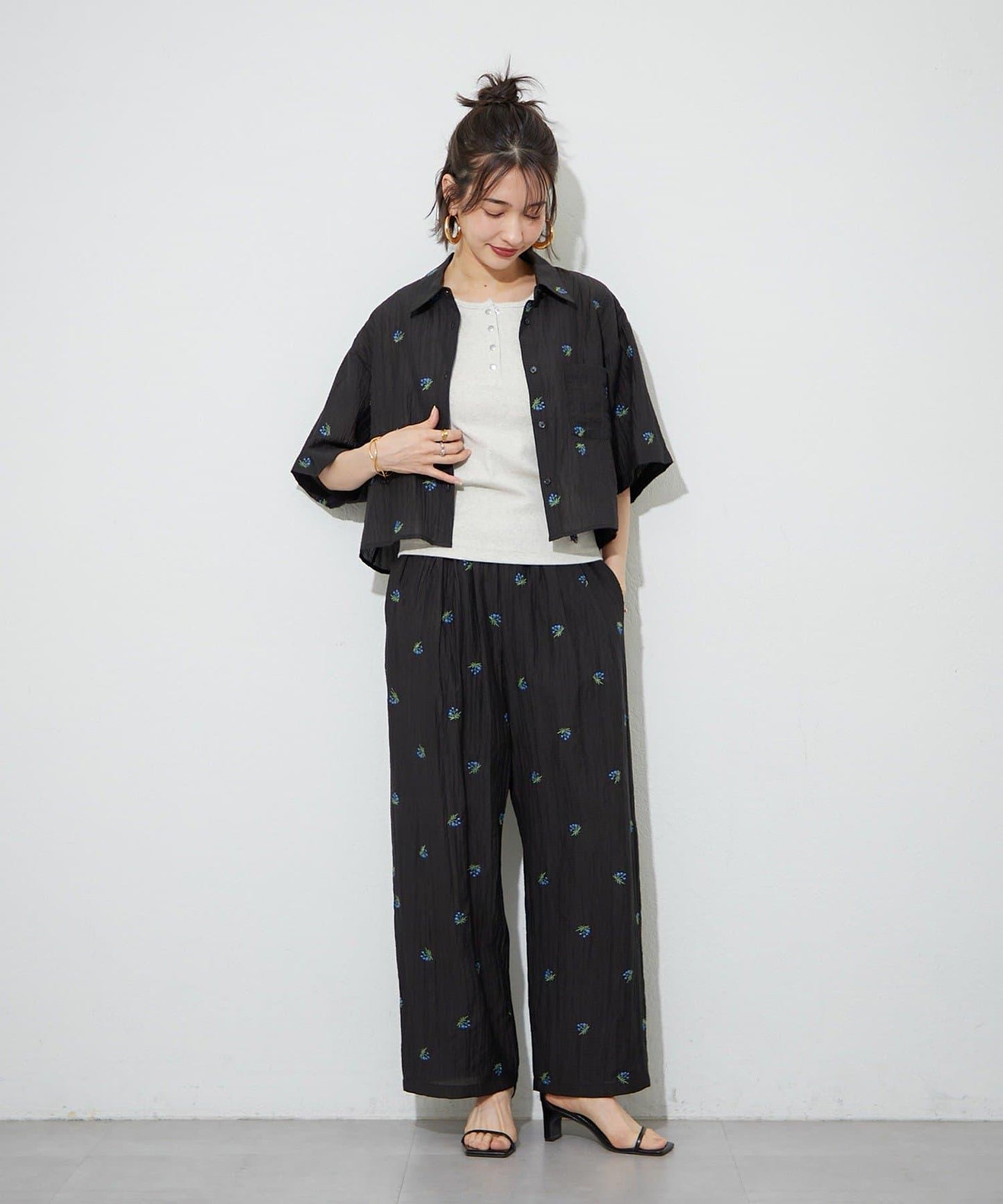 可成套搭配 花卉刺繡 短款 女式襯衫