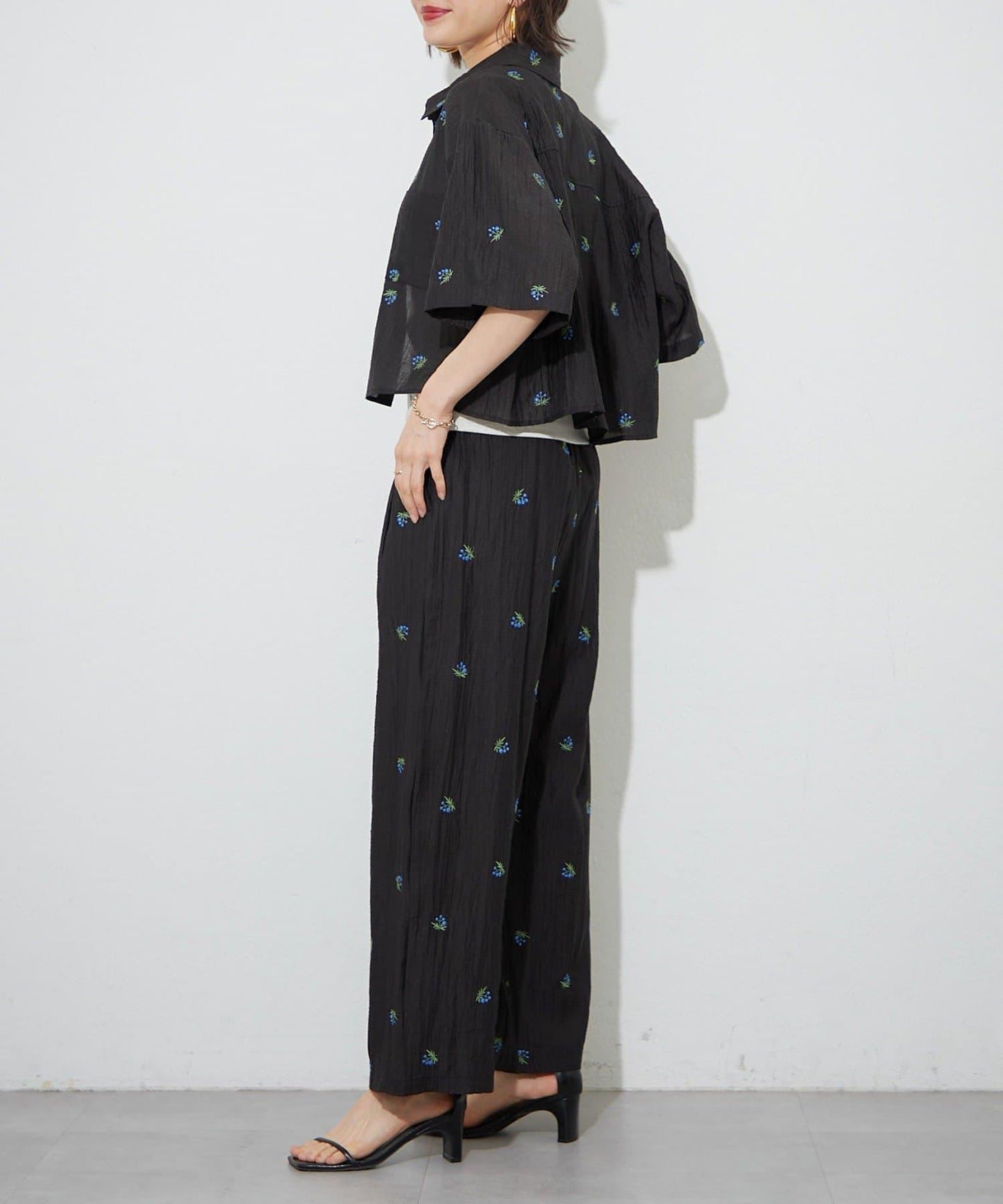 可成套搭配 花卉刺繡 短款 女式襯衫