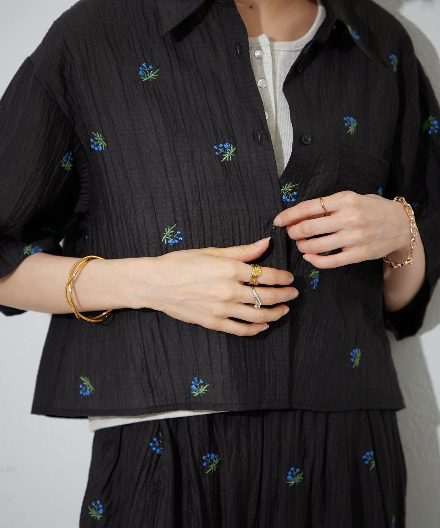 可成套搭配 花卉刺繡 短款 女式襯衫