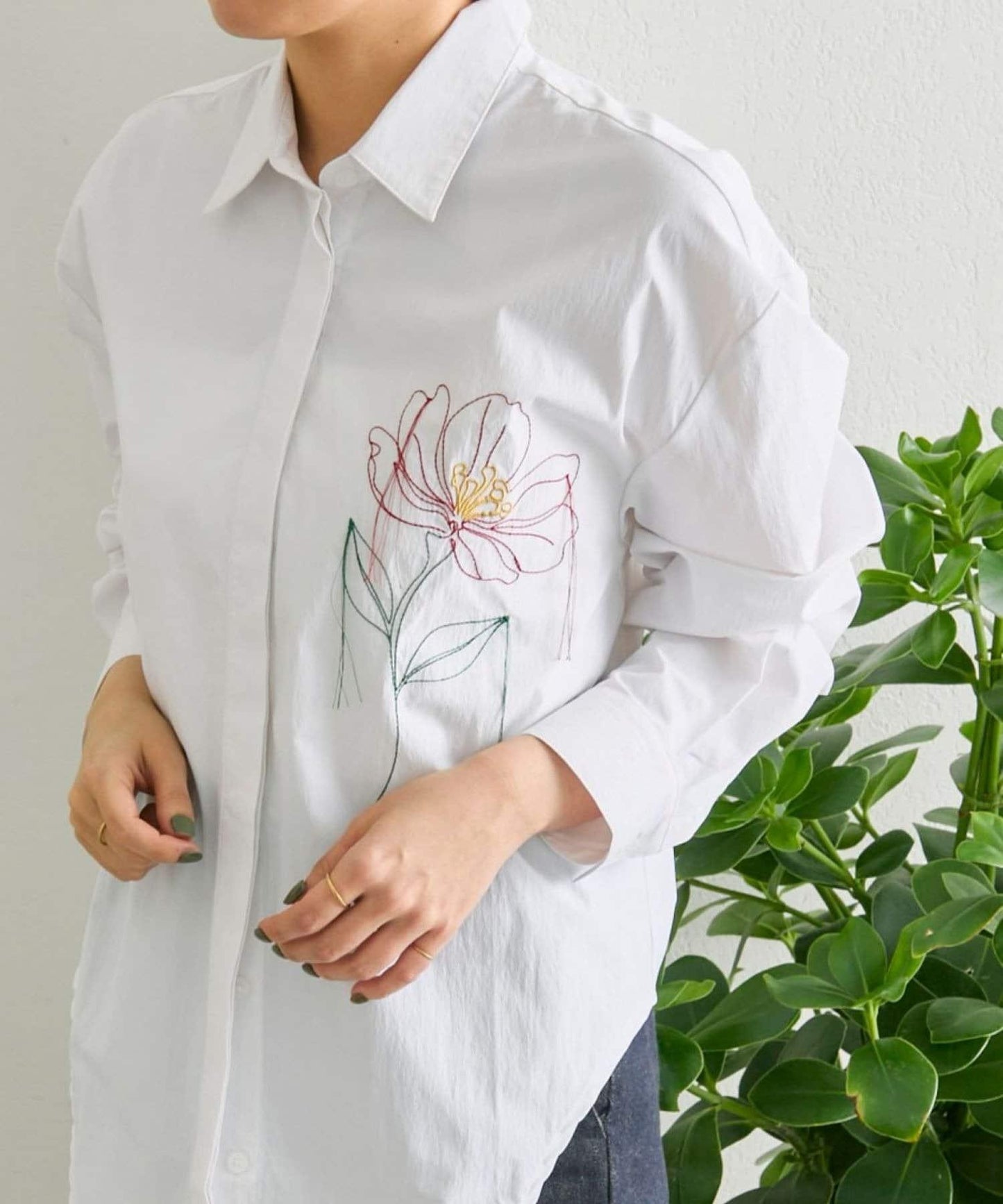 高剪裁 花刺繡 襯衫
