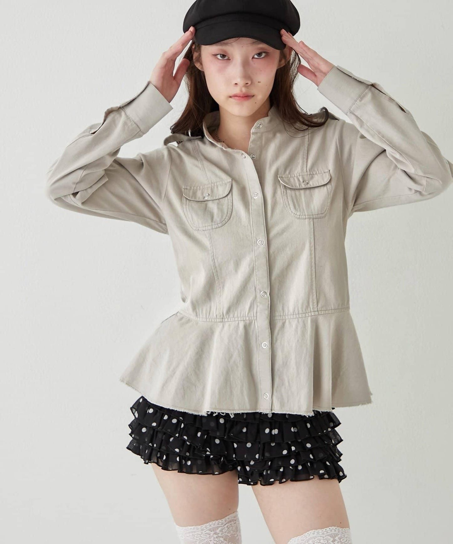 WHO'S WHO gallery 軍事風荷葉下襬女襯衫