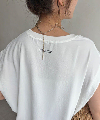 心形背部ロゴ印花 TEE