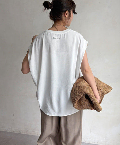 心形背部ロゴ印花 TEE