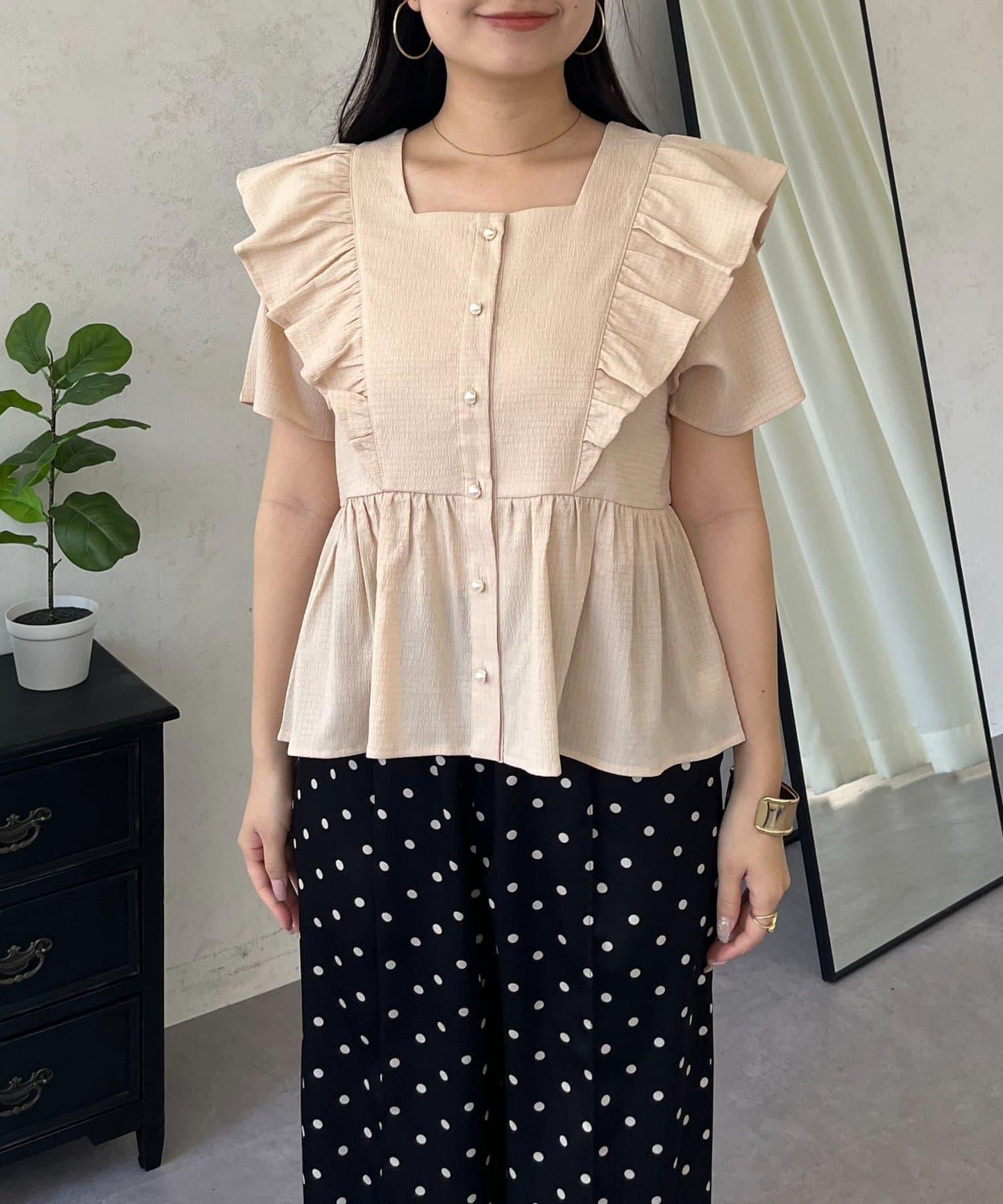 方領荷葉袖荷葉擺女襯衫