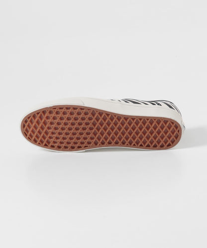 VANS AUTHENTIC 帆布鞋