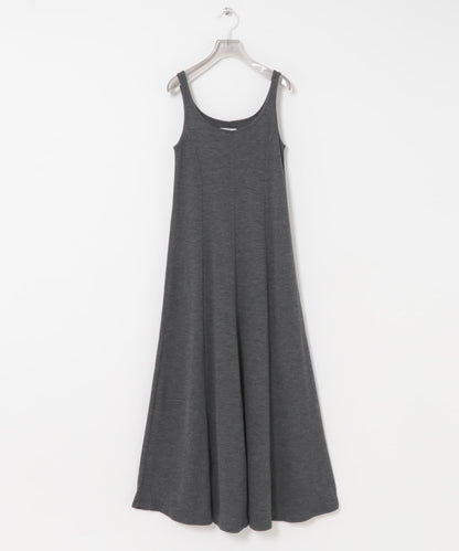 new basic WASHABLE WOOL SQUARE ONE-PIECE 可水洗羊毛 方領 連衣裙