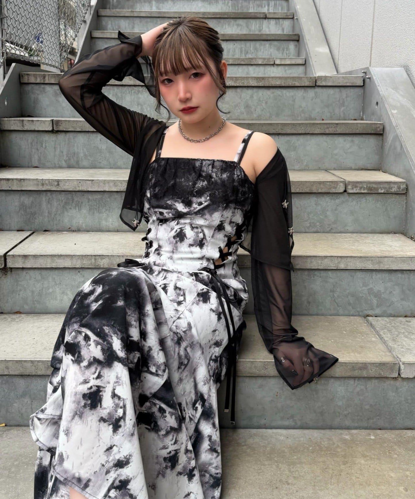 Mavie..7 側繫帶設計 揹帶裙
