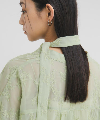 STAFF DESIGN PROJECT 刺繡 蝴蝶結裝飾 襯衫