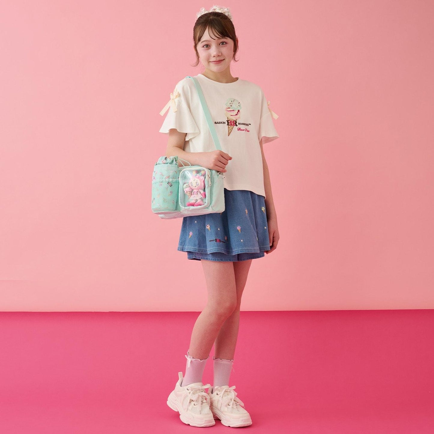 サーティワン アイスクリーム → 品牌名，保持原樣 非 IP 商品 → 全部按服飾規則轉成中文描述 最終商品名如下： 接觸冷感袖部繫帶蕾絲拼接T恤（サーティワン アイスクリーム）