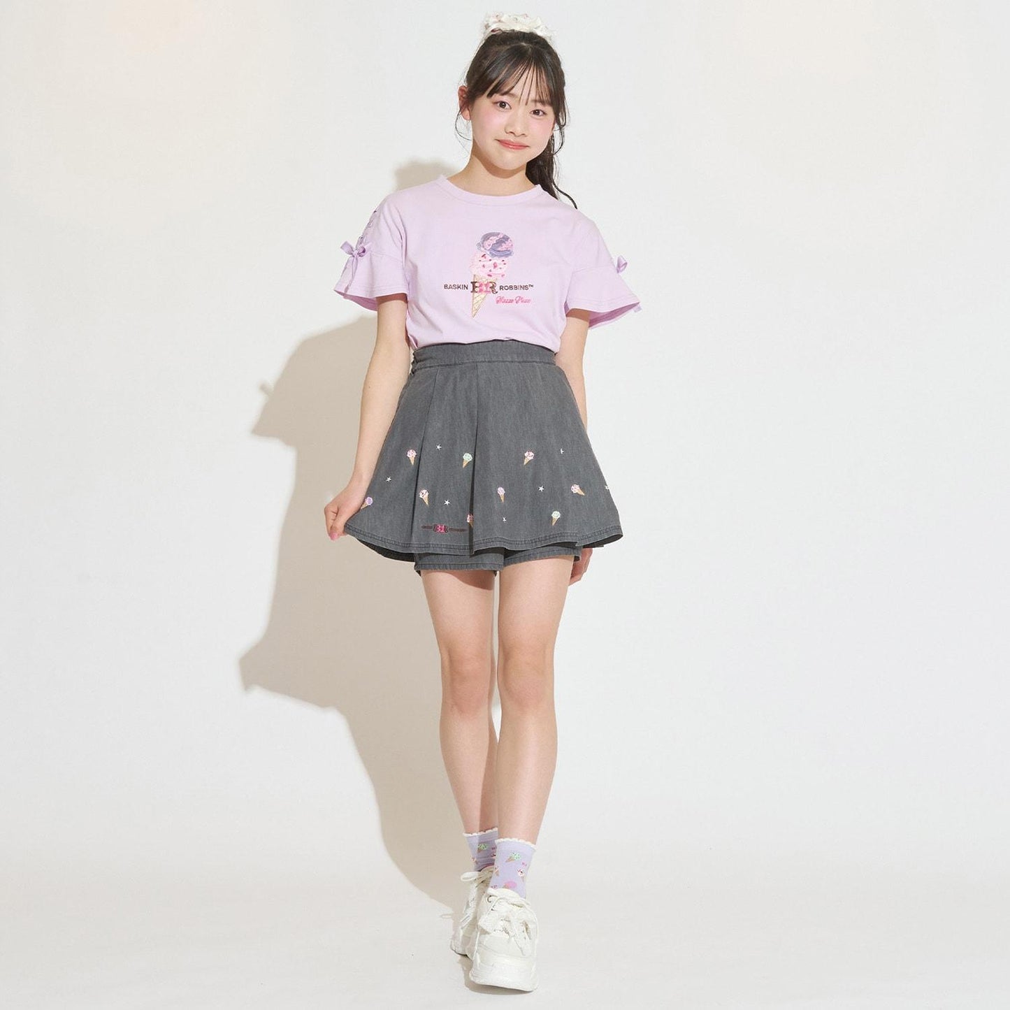 サーティワン アイスクリーム → 品牌名，保持原樣 非 IP 商品 → 全部按服飾規則轉成中文描述 最終商品名如下： 接觸冷感袖部繫帶蕾絲拼接T恤（サーティワン アイスクリーム）