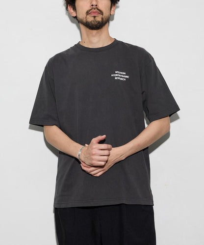WESTERN HYDRODYNAMIC RESEARCH × フリークスストア聯名 WOBBLY WORKER 顏料染背部印花T恤