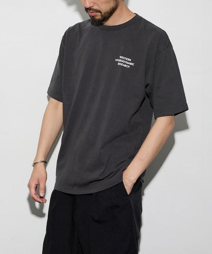 WESTERN HYDRODYNAMIC RESEARCH × フリークスストア聯名 WOBBLY WORKER 顏料染背部印花T恤
