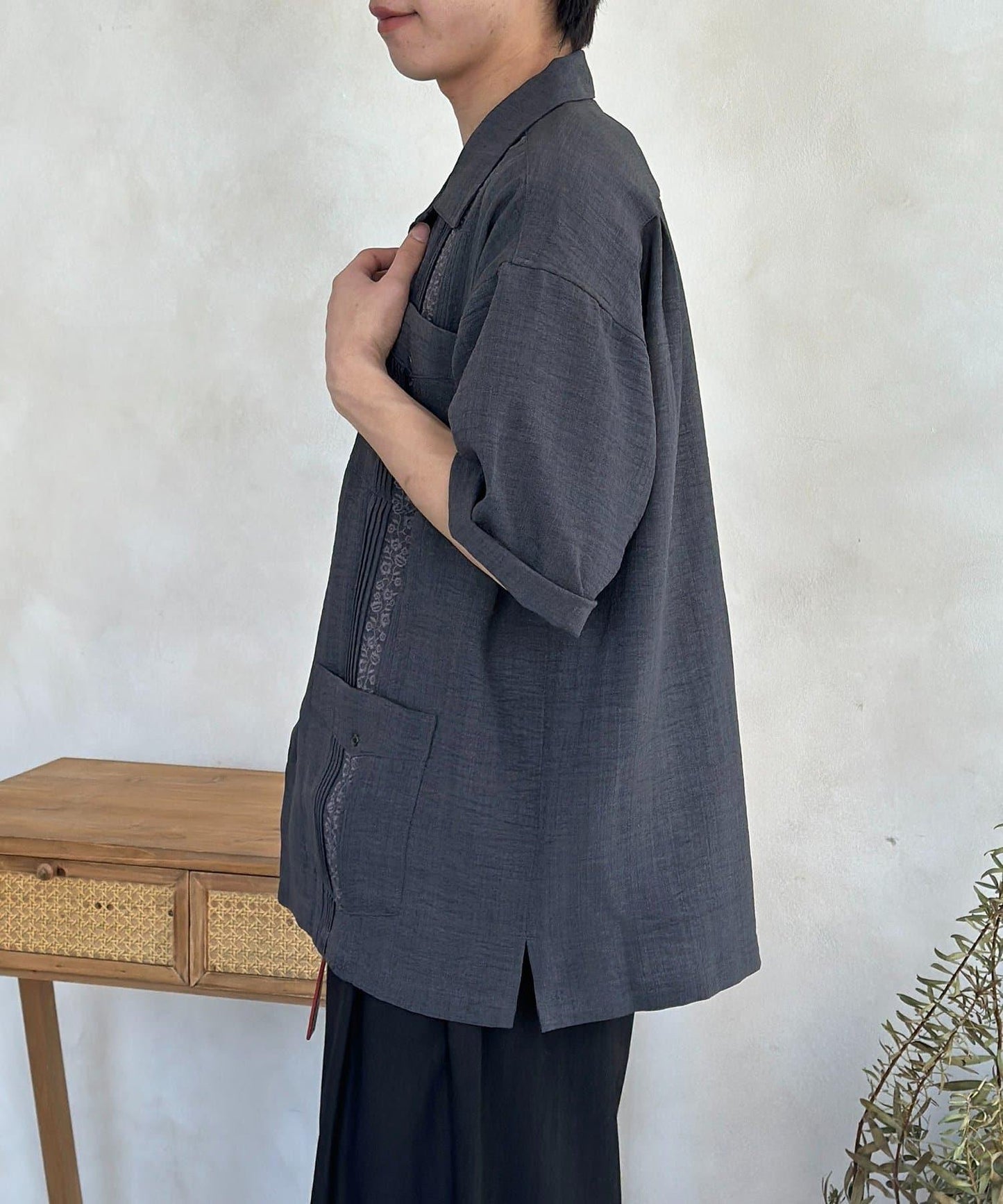 花卉刺繡古巴襯衫