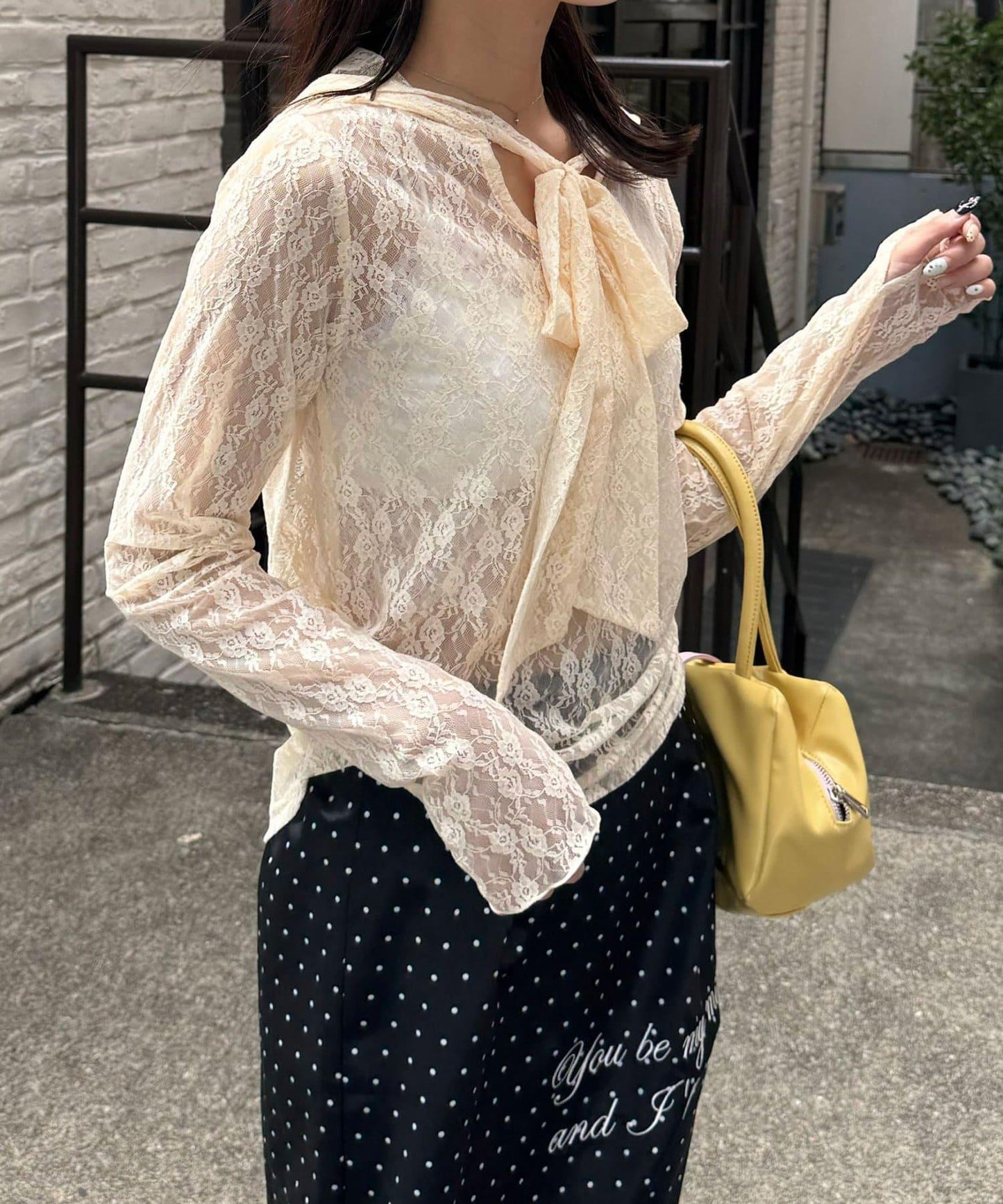 大蝴蝶結蕾絲連帽上衣