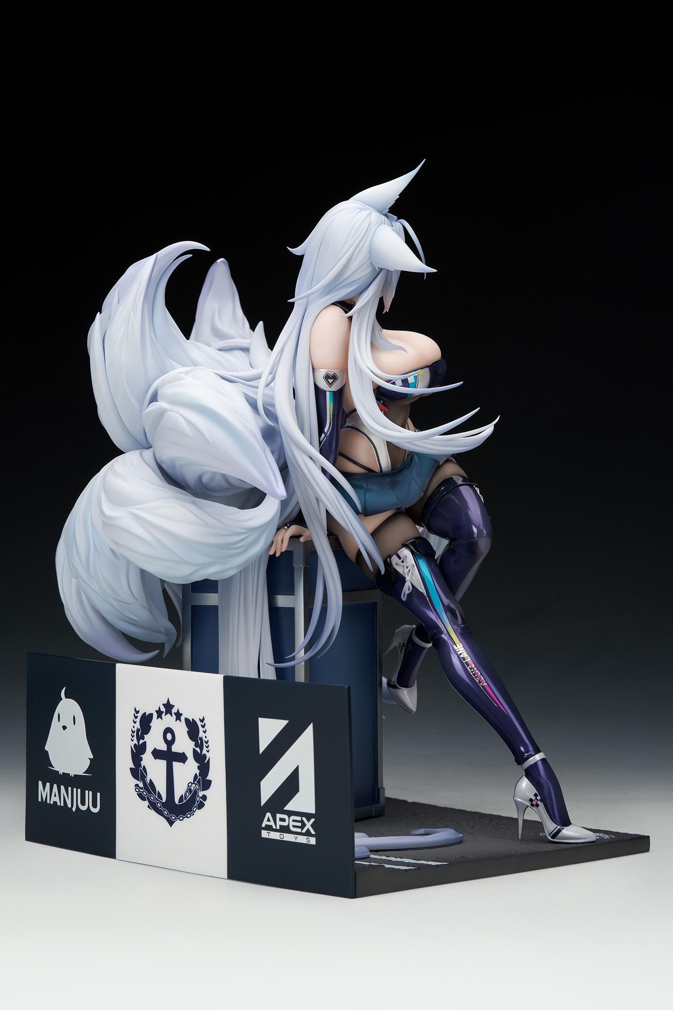 《碧藍航線》 信濃 展示盒套裝 寢待の銀輿Ver. LEDアクリル展示ケース付きスペシャル版