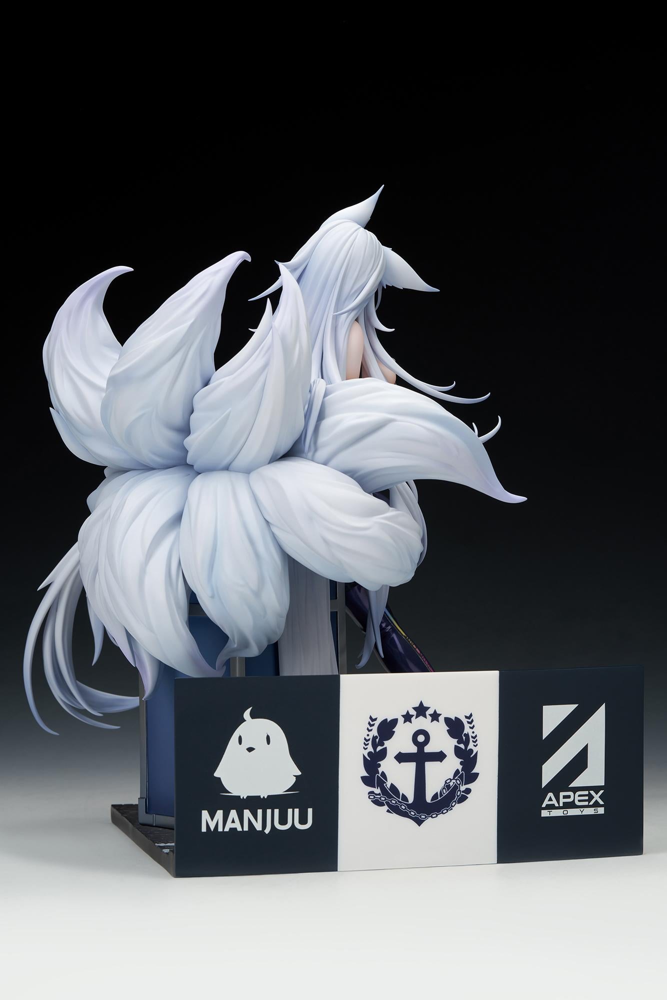 《碧藍航線》 信濃 展示盒套裝 寢待の銀輿Ver. LEDアクリル展示ケース付きスペシャル版