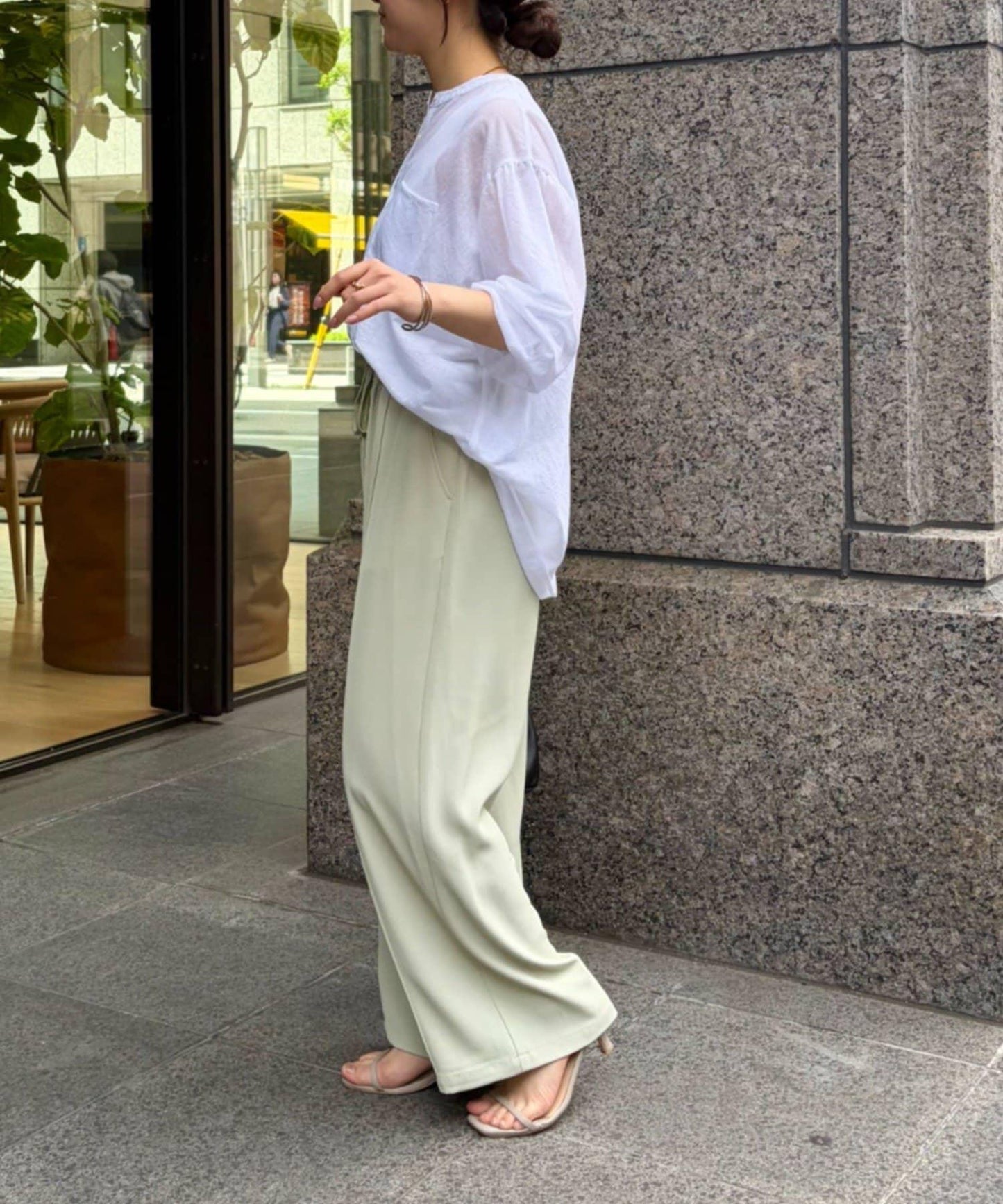 透紗後背線條設計襯衫