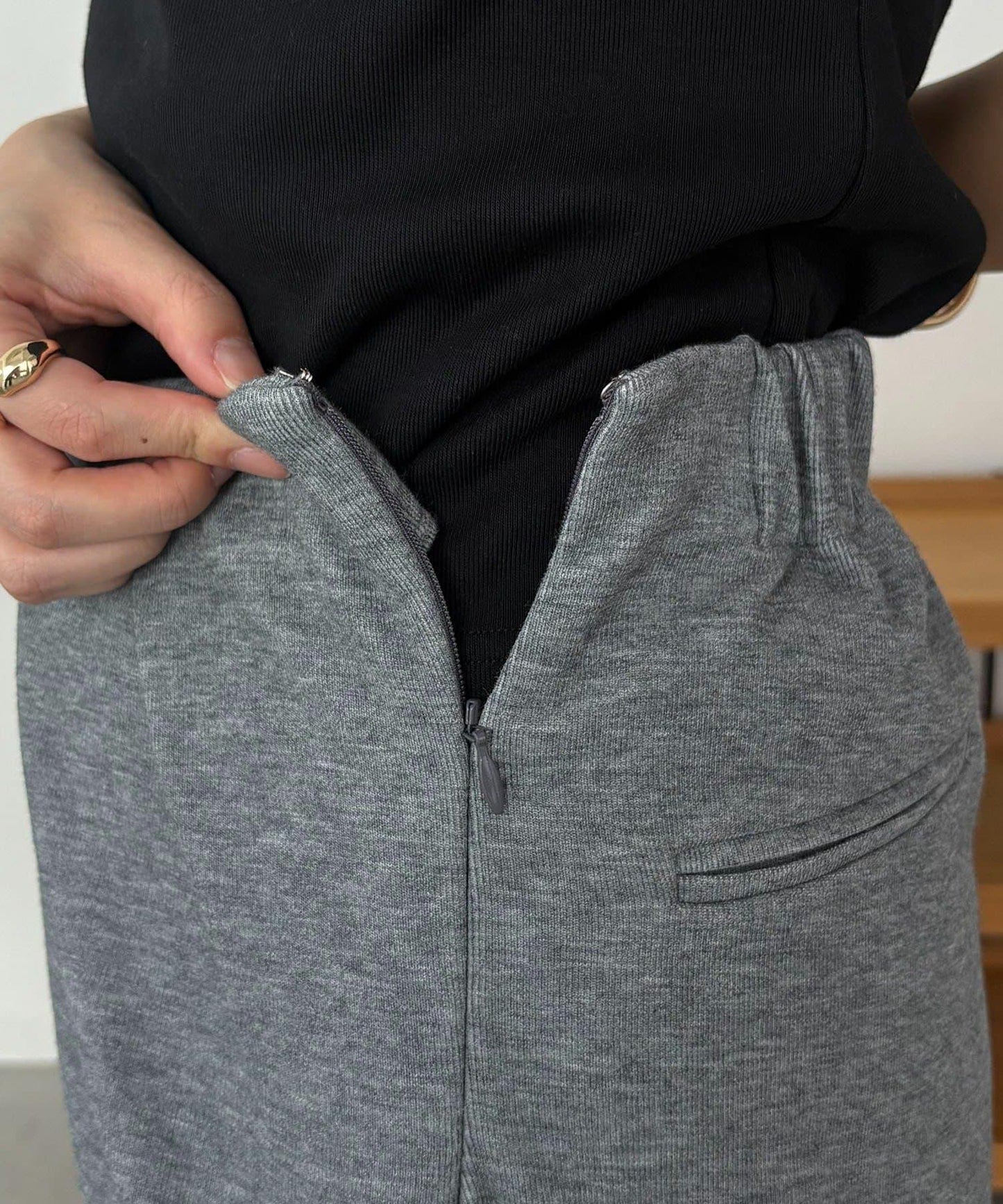 腰部遮擋 褶襉交疊 褲子