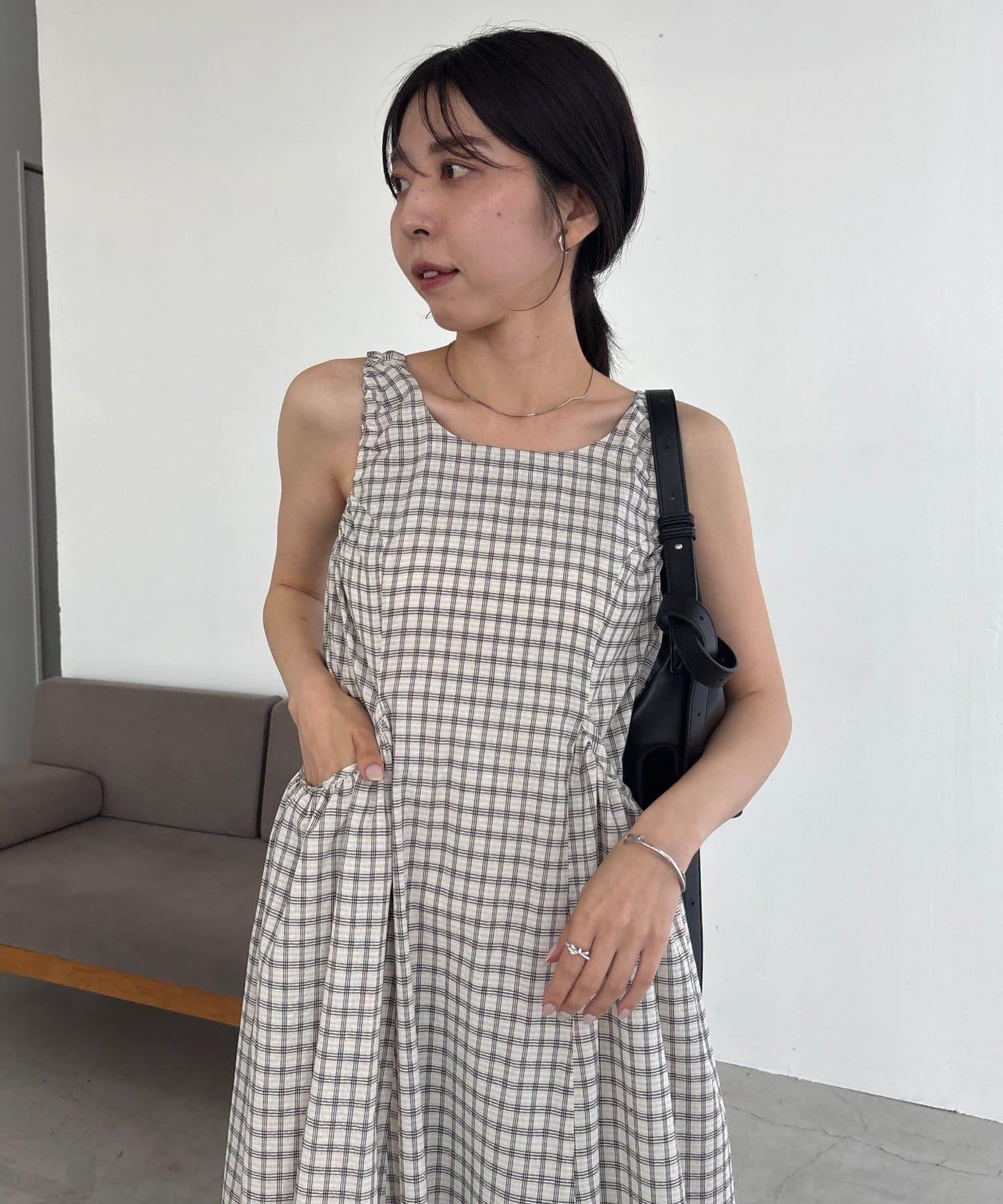 上身吸睛 抽褶口袋 連衣裙