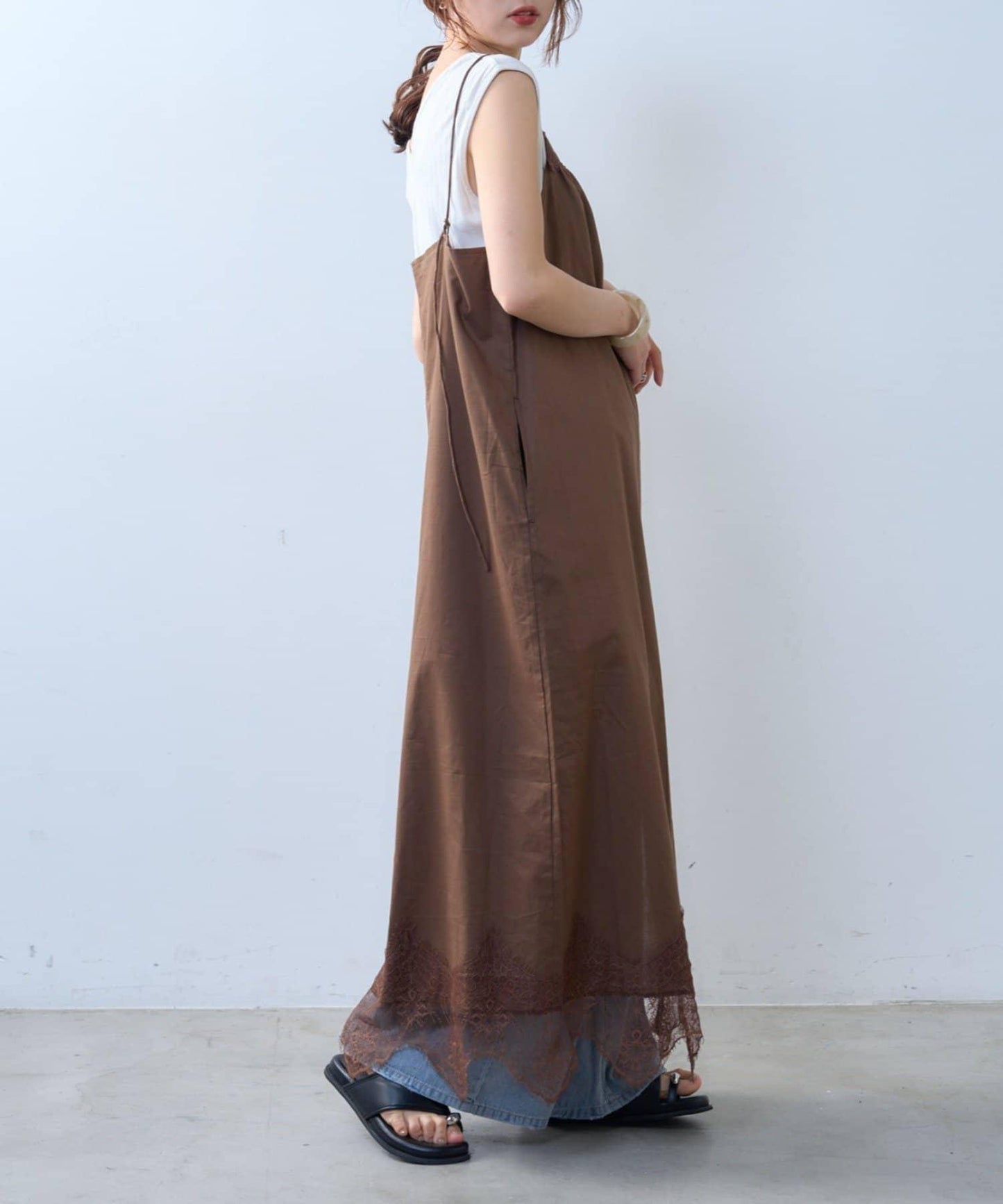 willow 波浪邊蕾絲 吊帶連衣裙