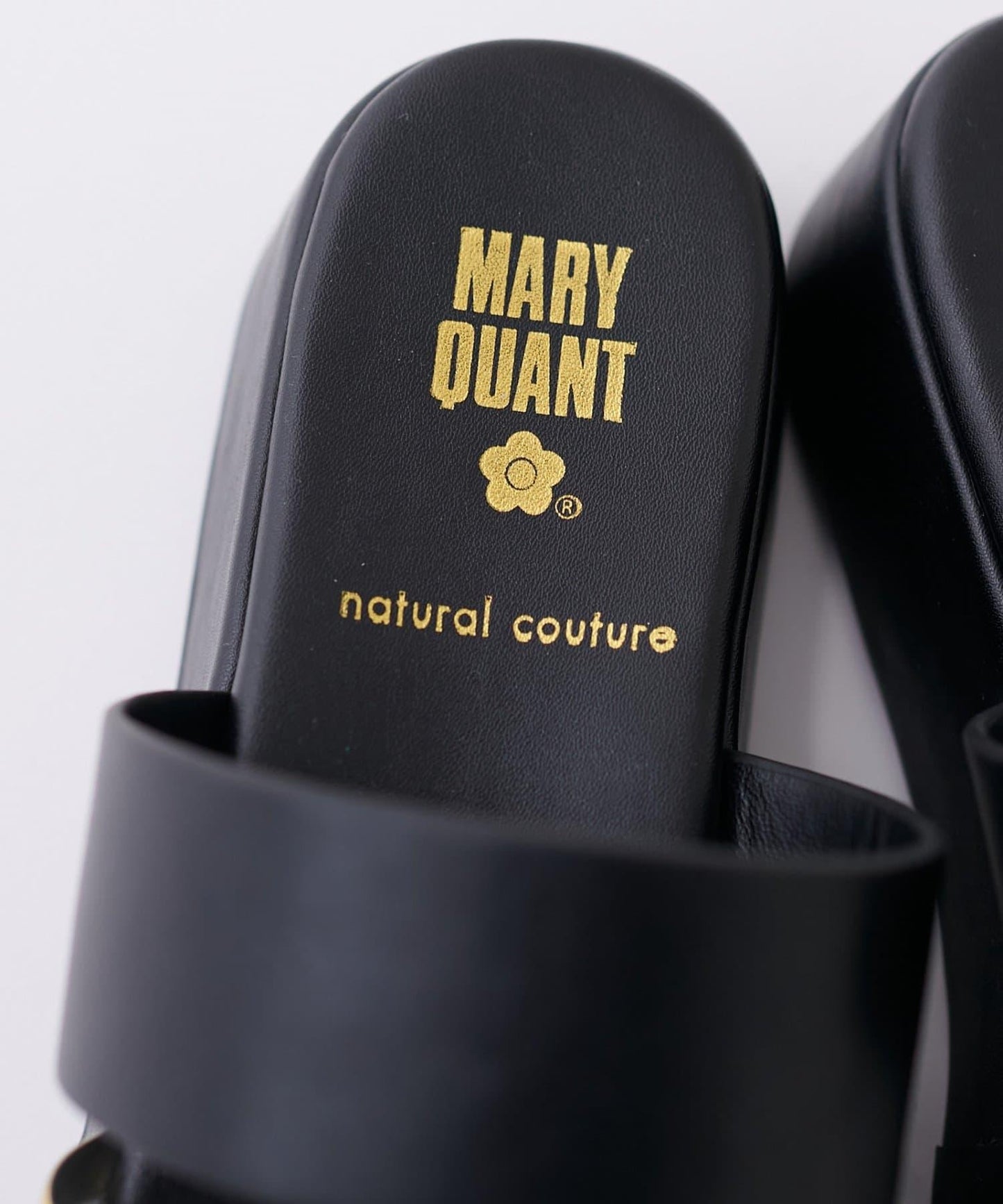 MARY QUANT聯名 厚底雛菊拇指環設計涼鞋