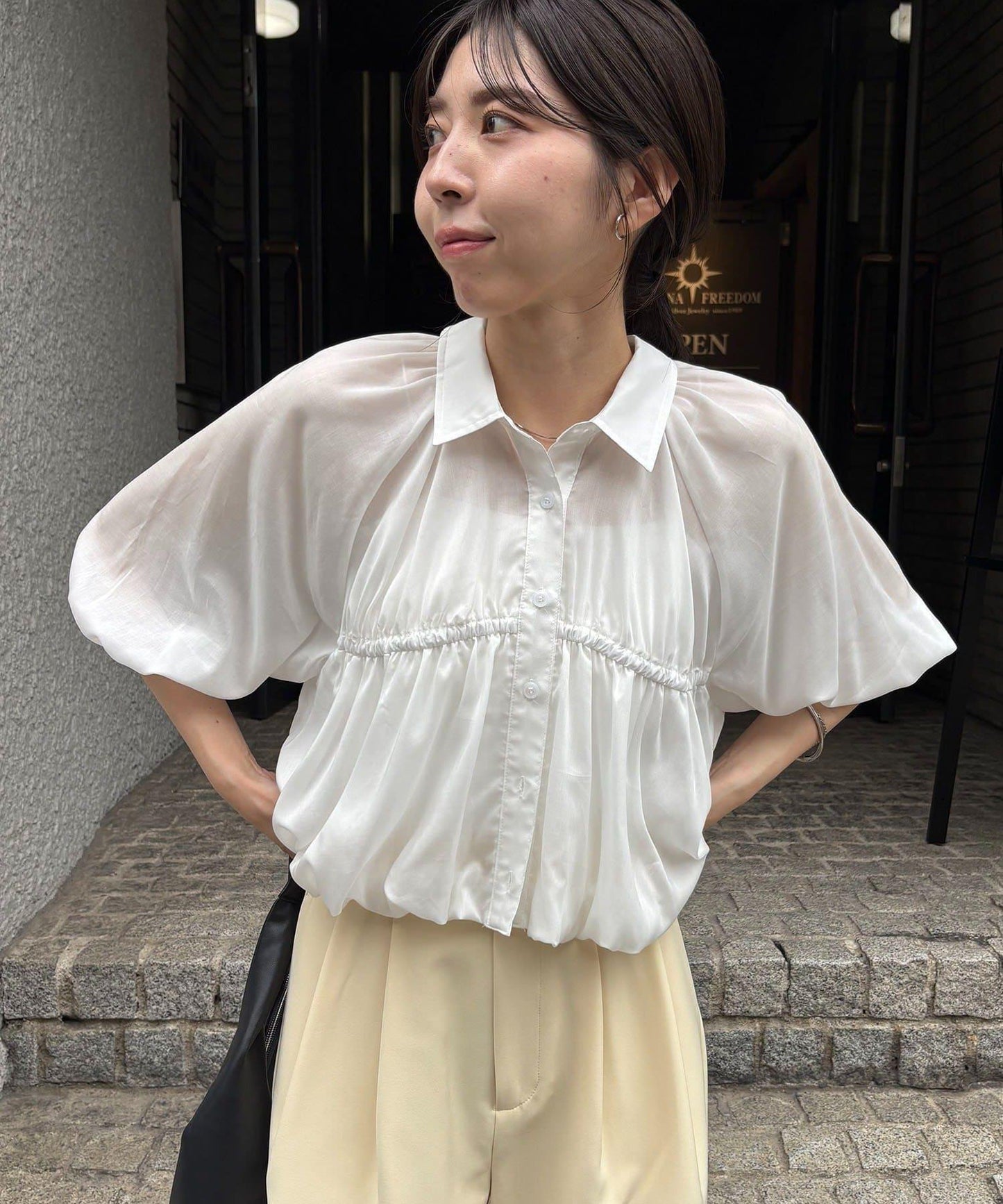 蓬鬆短款薄紗襯衫