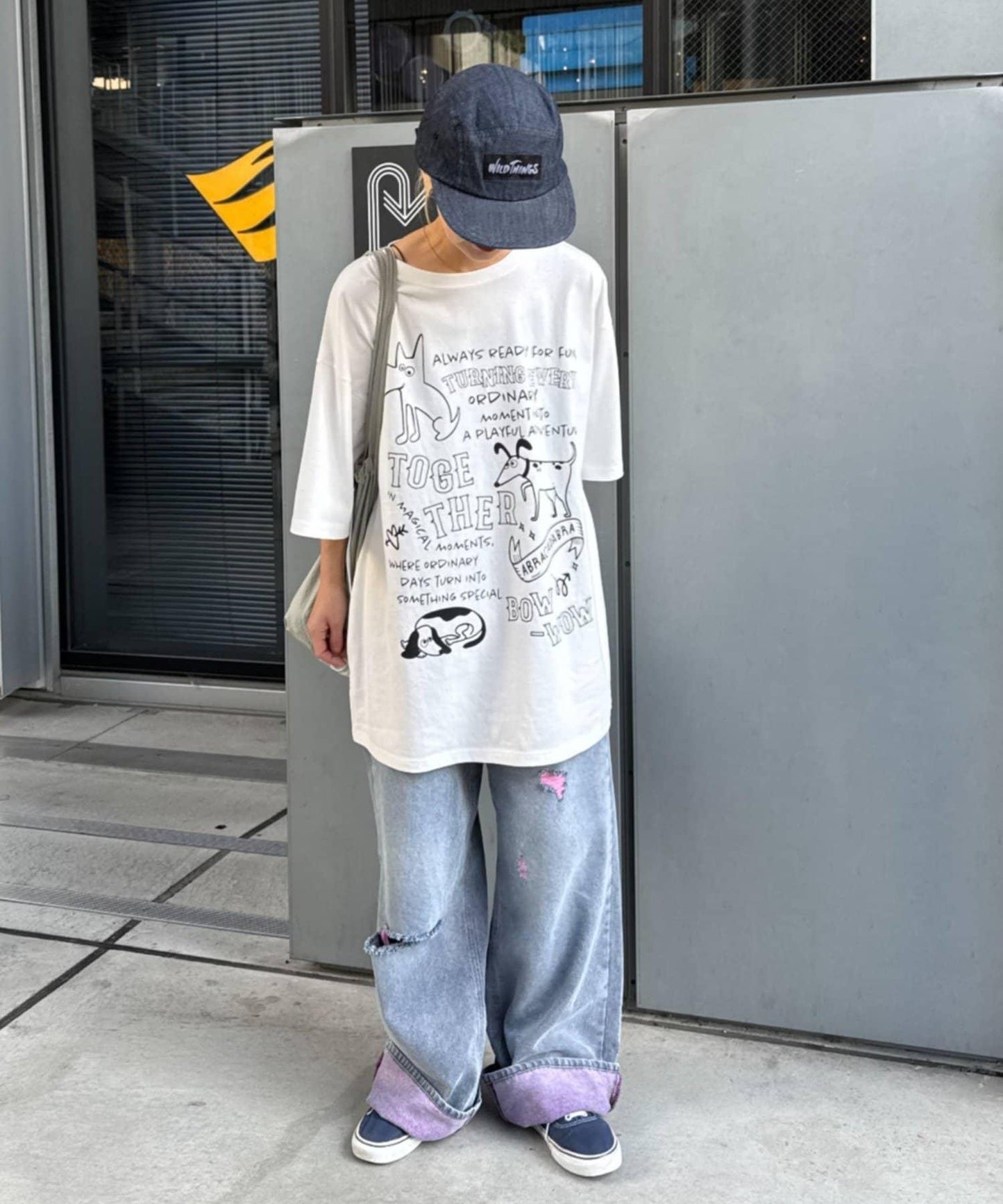 UNISEX 輕磅彩色卷邊破壞做舊牛仔褲