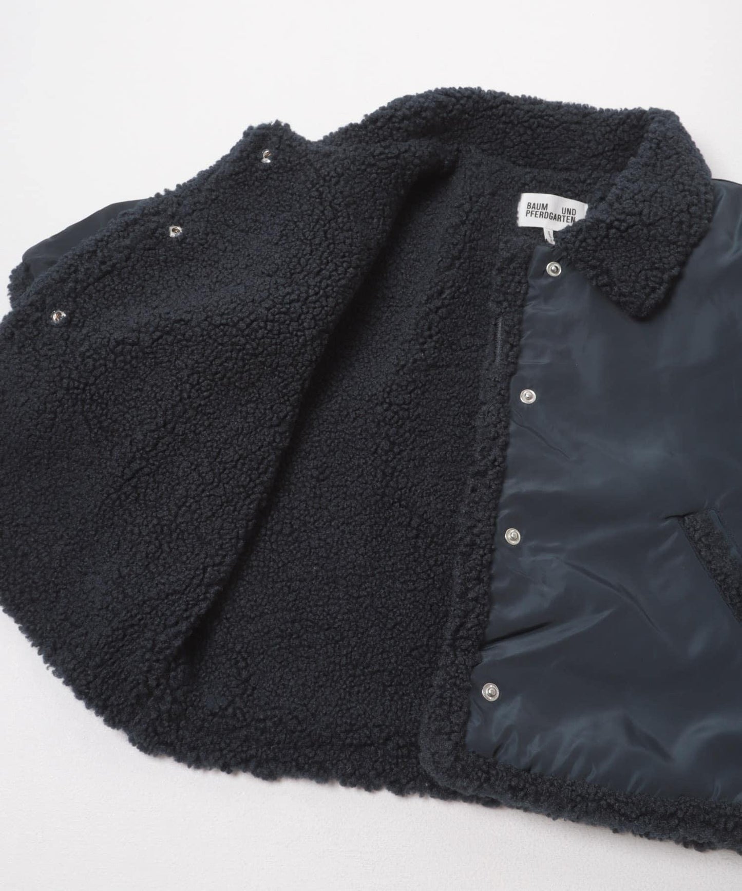 BAUM UND PFERDGARTEN FLEECE SHIRTS