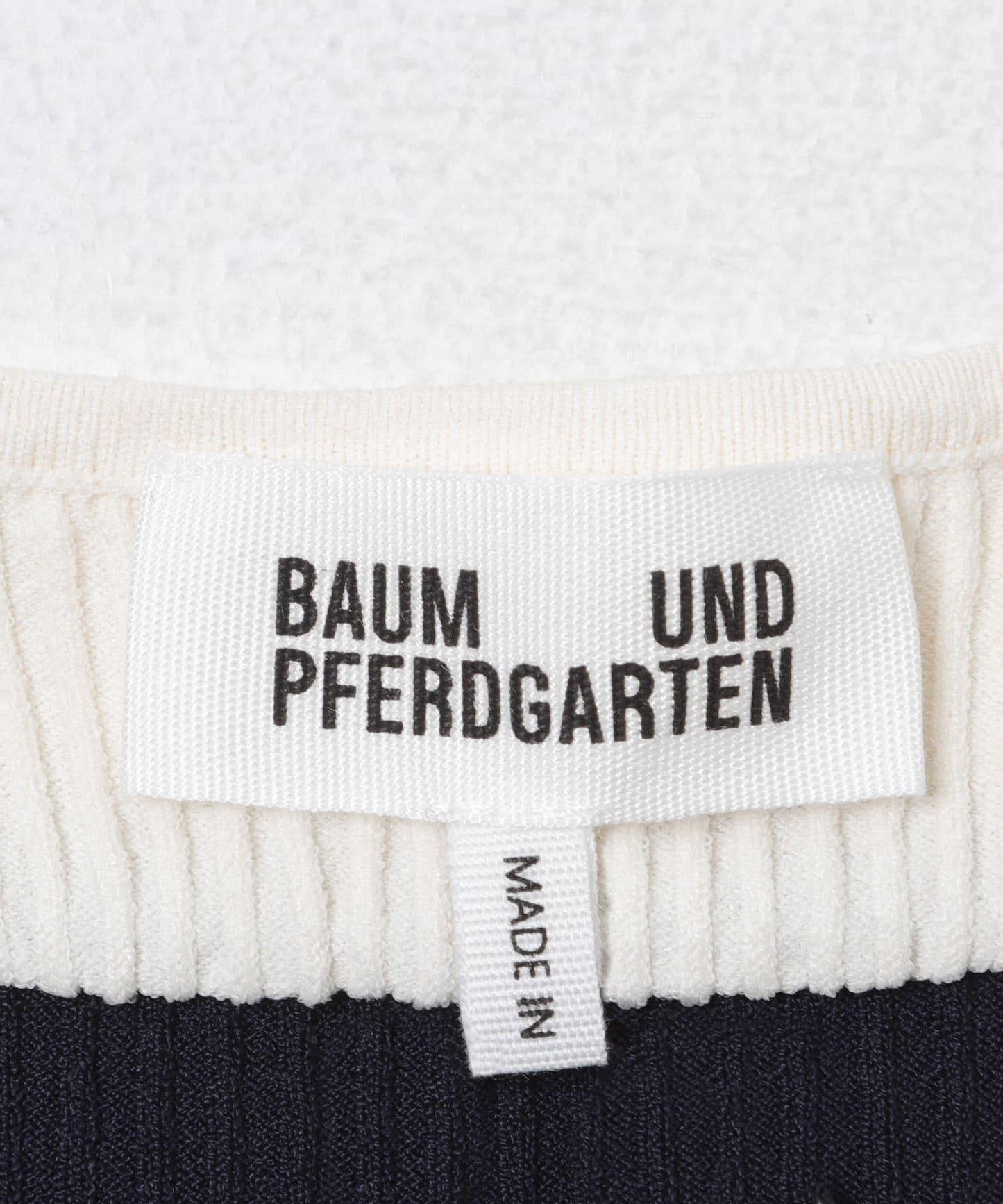 BAUM UND PFERDGARTEN VISCOSE KNIT 粘膠針織上衣