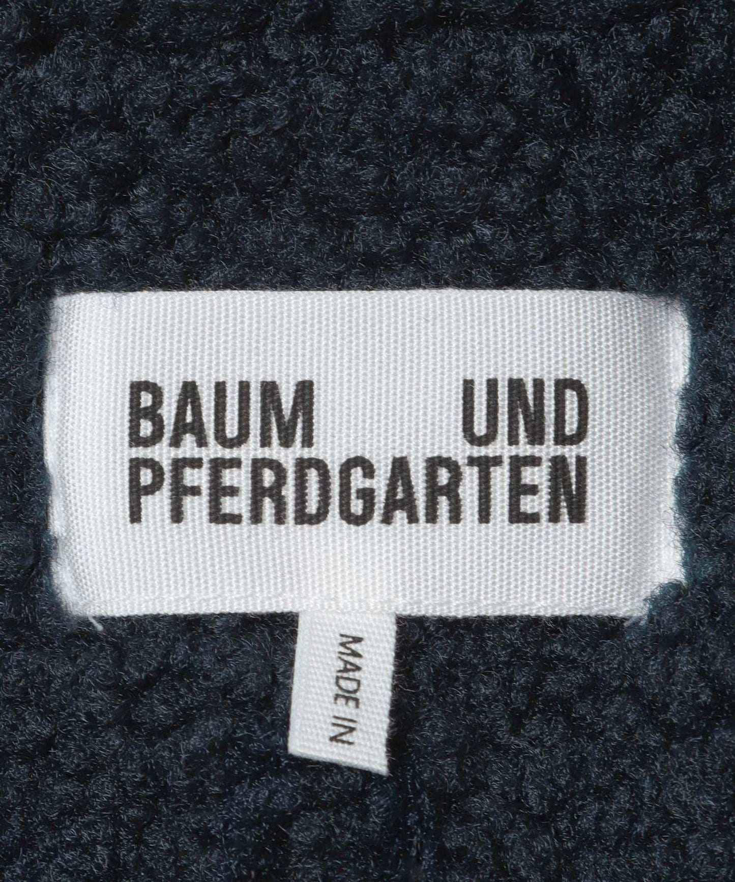 BAUM UND PFERDGARTEN FLEECE SHIRTS