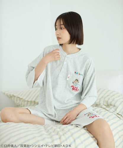 《蠟筆小新》 SAUVENIR × FREAK'S STORE 聯名 毛巾布館內服套裝 附束口袋