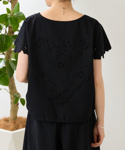 花朵鏤空拼接刺繡 襯衫 BL