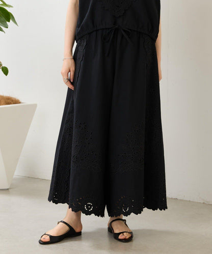 鏤空拼接刺繡 褲子