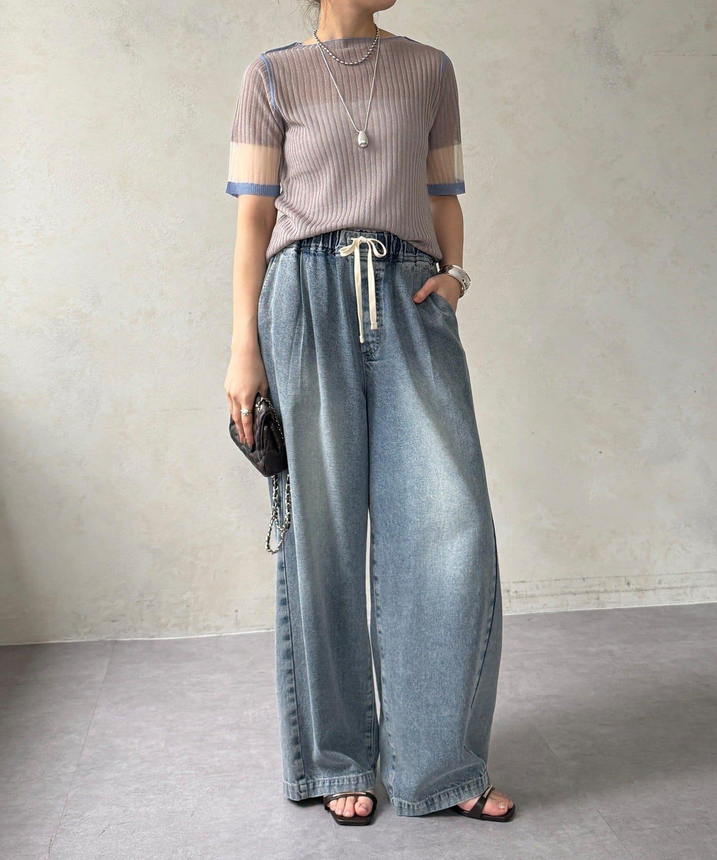 袖部歐根紗拼色透膚套頭上衣