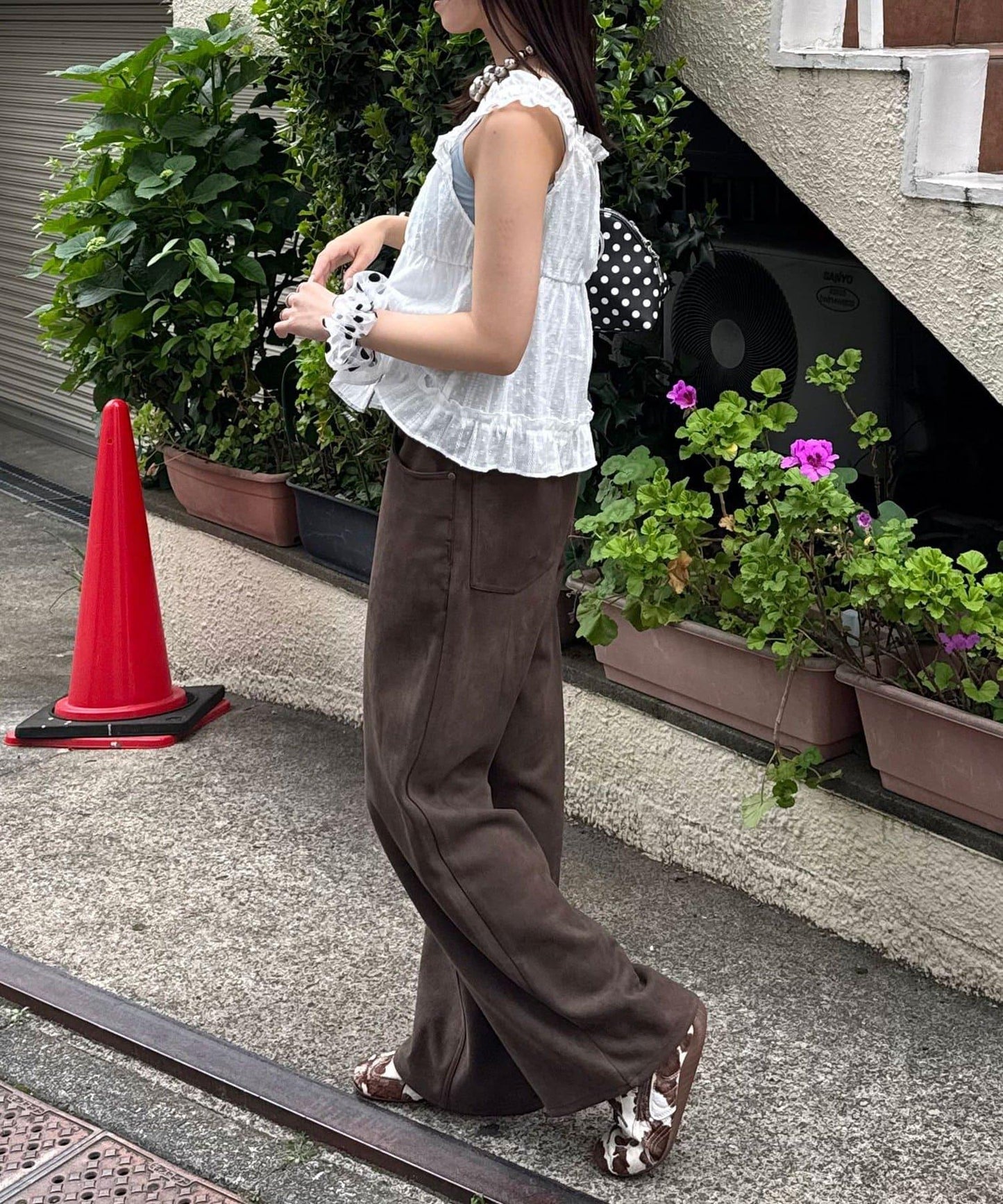 木質紐扣 抽褶多比織紋 吊帶束身上衣