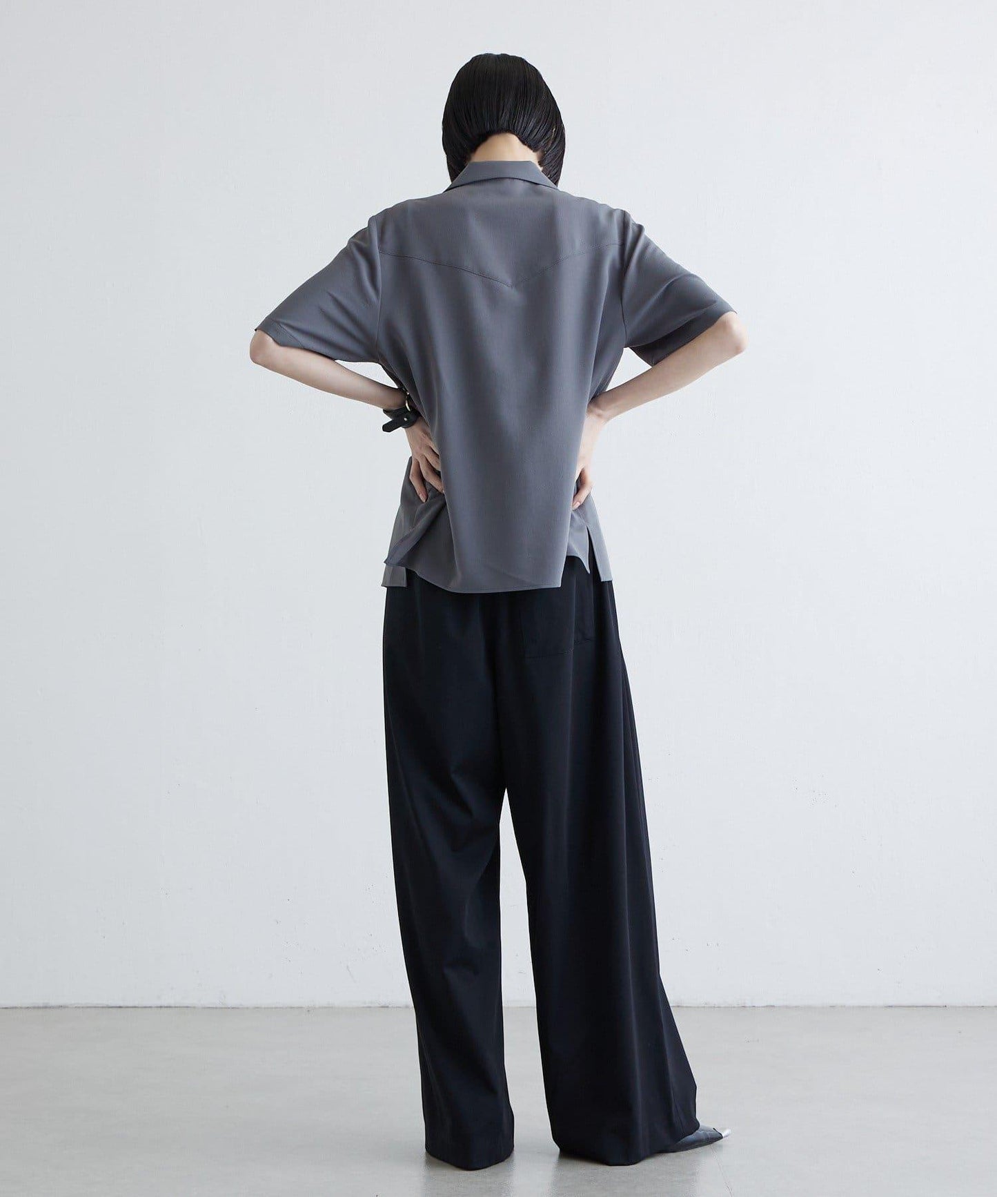 乾爽觸感 開領 s/s 襯衫