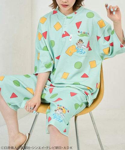 《蠟筆小新》 SAUVENIR×FREAK'S STORE 聯名 加絨室內服套裝 附抽繩揹包