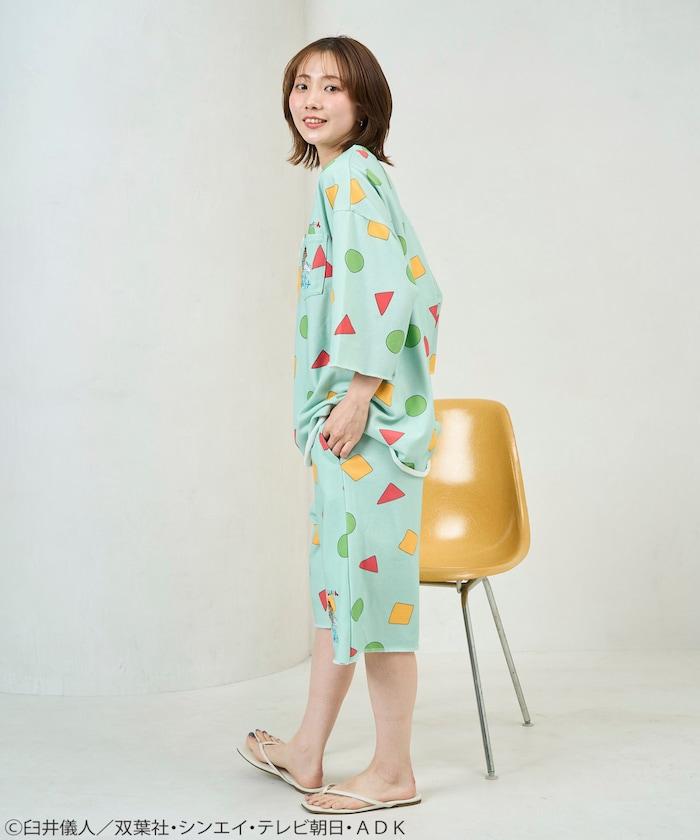 《蠟筆小新》 SAUVENIR×FREAK'S STORE 聯名 加絨室內服套裝 附抽繩揹包