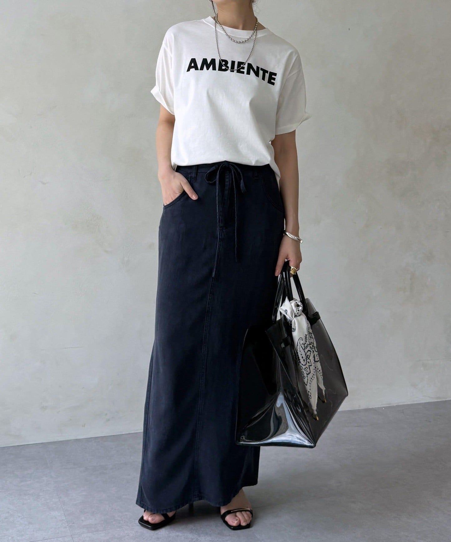 AMBIENTE Logo印花 T恤
