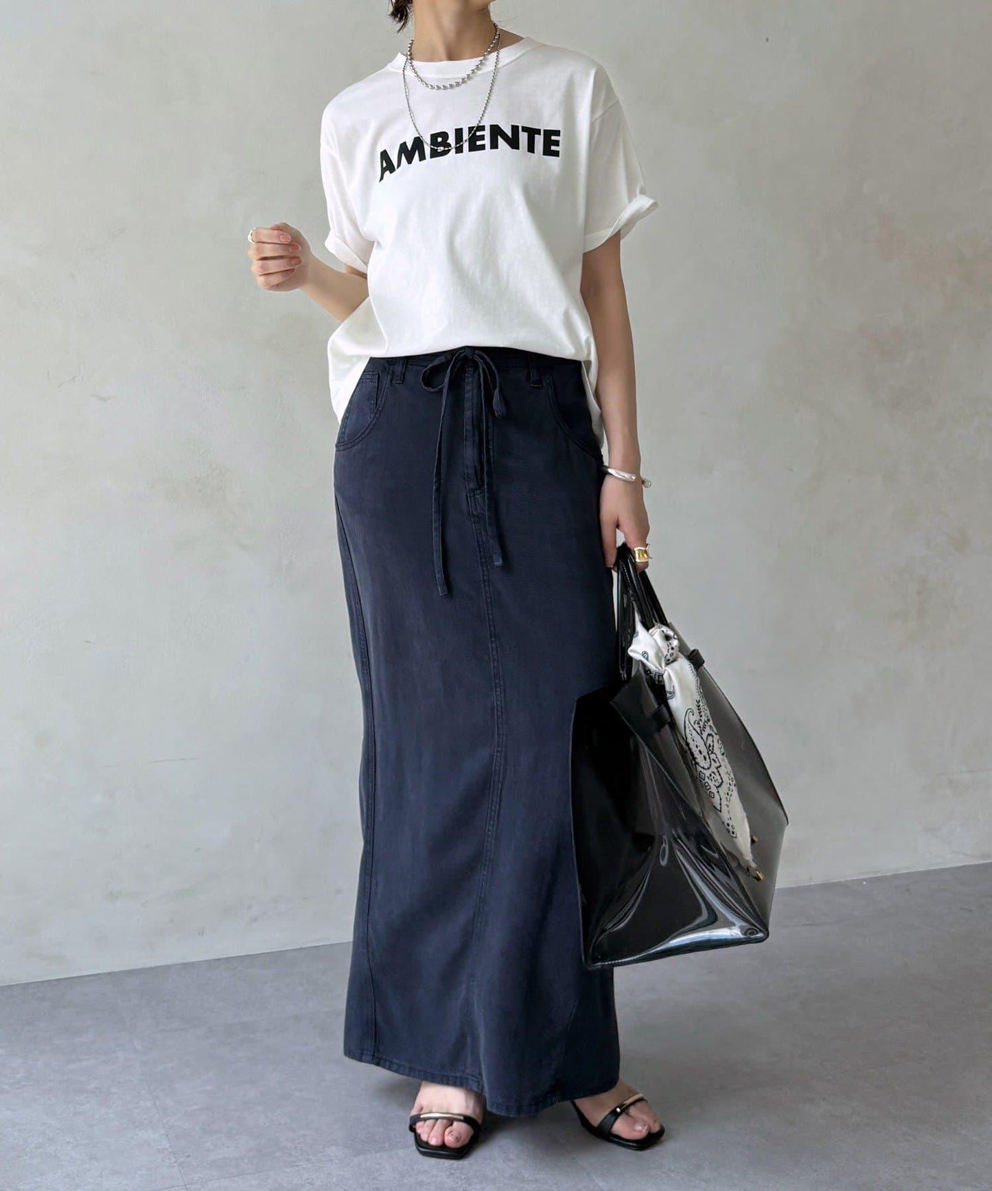 AMBIENTE Logo印花 T恤