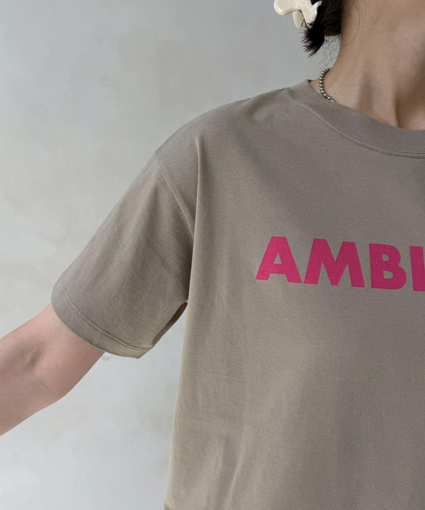 AMBIENTE Logo印花 T恤