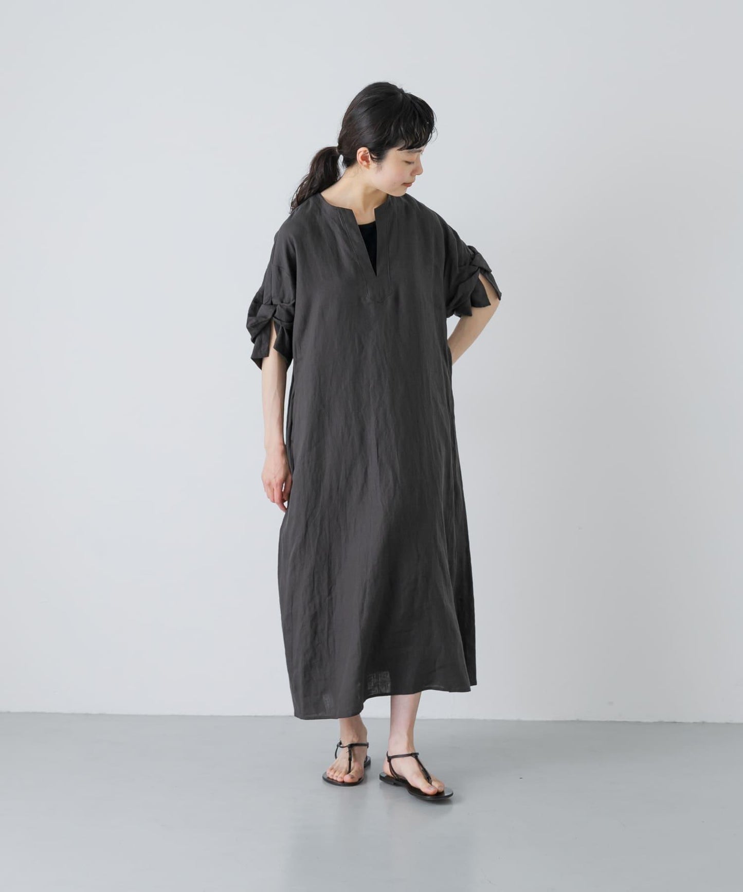 TICCA 麻質扭結袖連衣裙