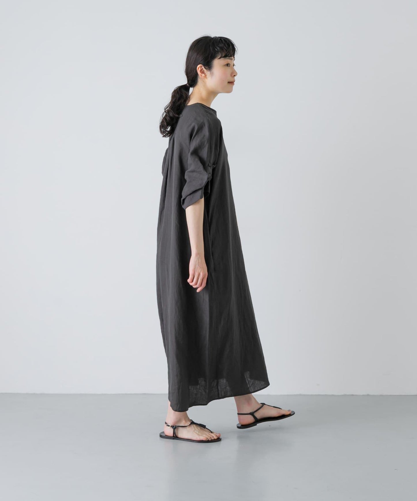 TICCA 麻質扭結袖連衣裙