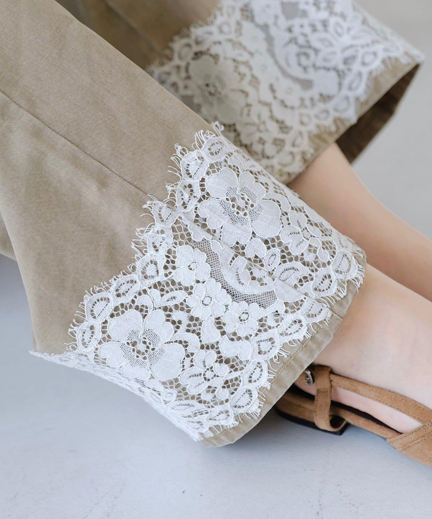 蕾絲斜紋面料 直筒 褲子