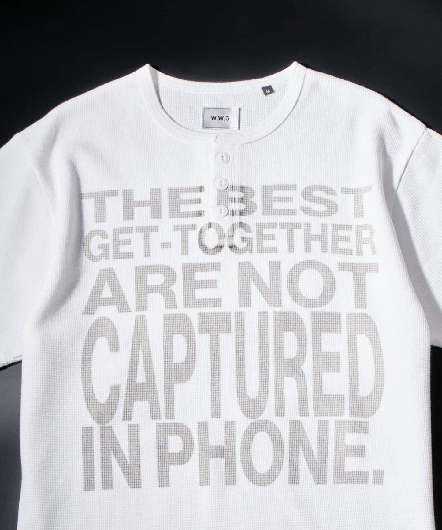 文字圖案華夫格亨利領短袖T恤