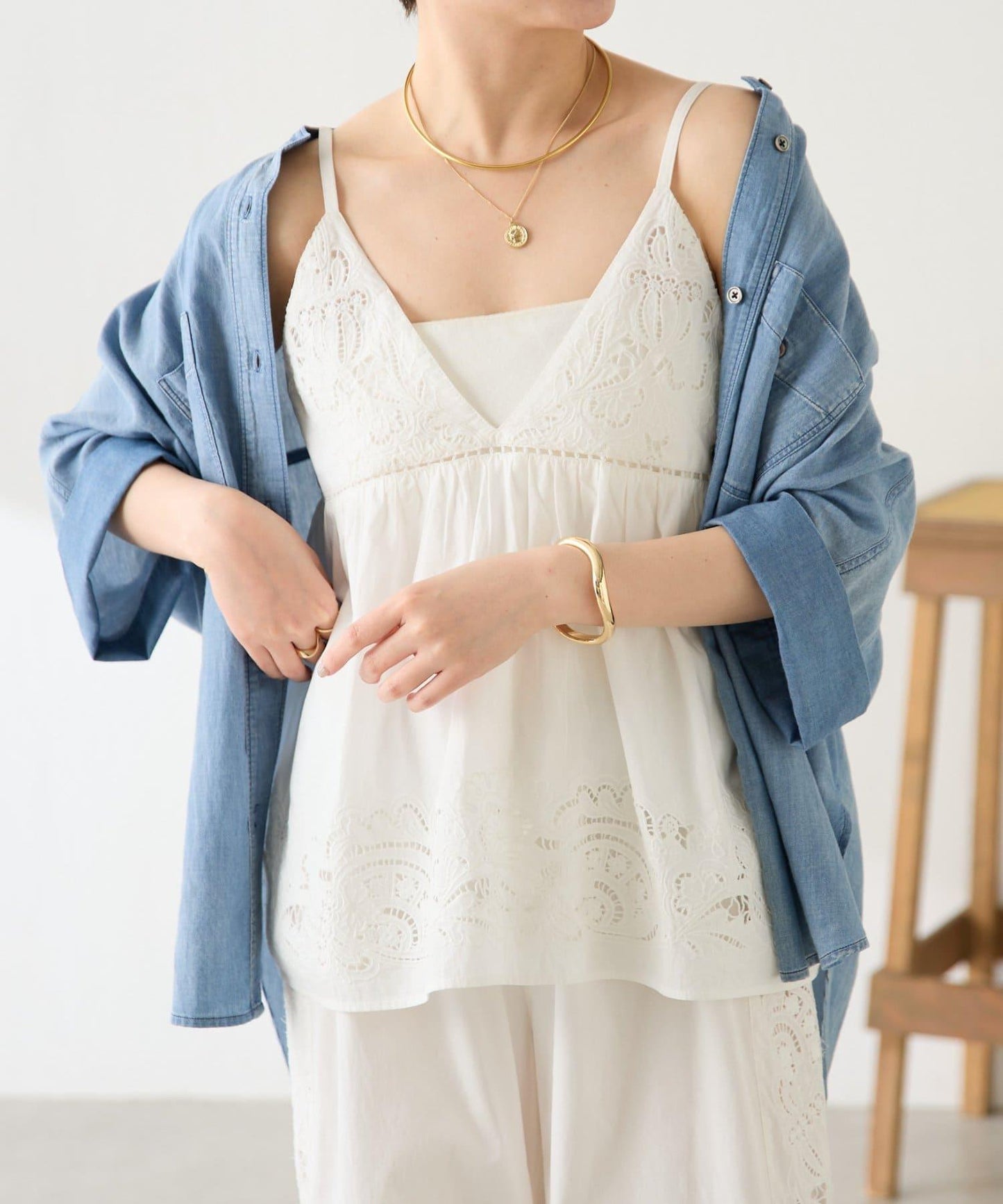 花卉刺繡吊帶背心